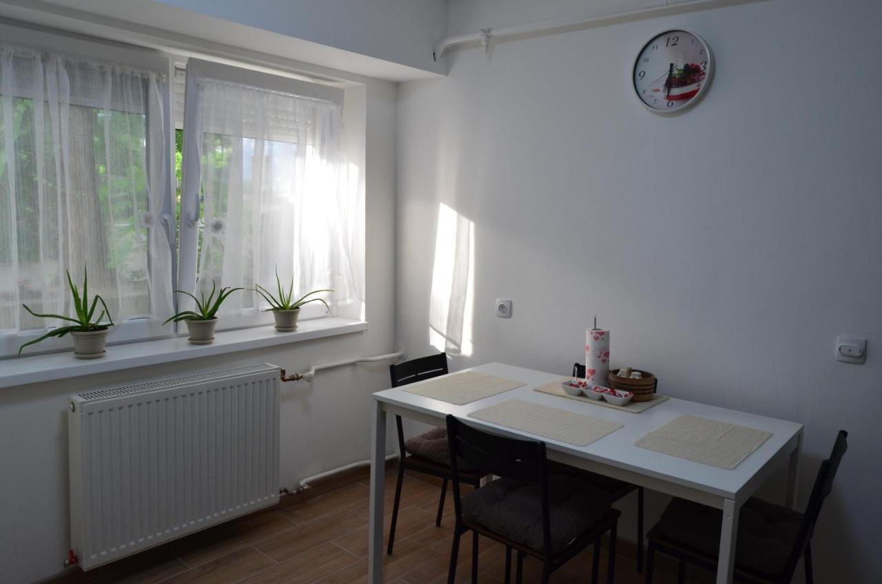 Mikmari Apartman ซูโบติกา ภายนอก รูปภาพ